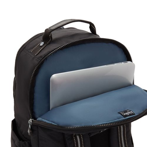 image-7ade159b85e9469d959159db5f6ca8b3